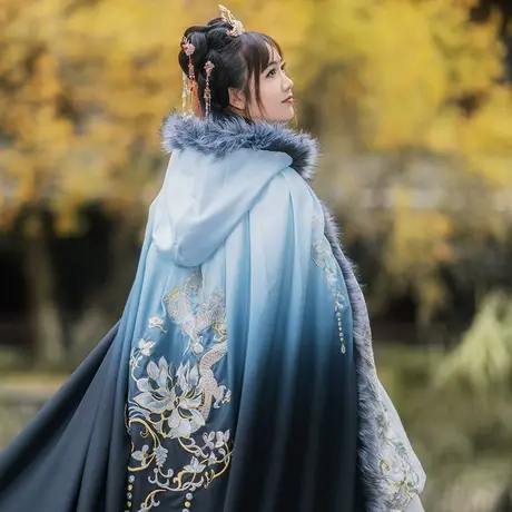 如梦霓裳龙傲天原创斗篷汉服女冬季加绒加厚刺绣连帽长款保暖披风商品大图