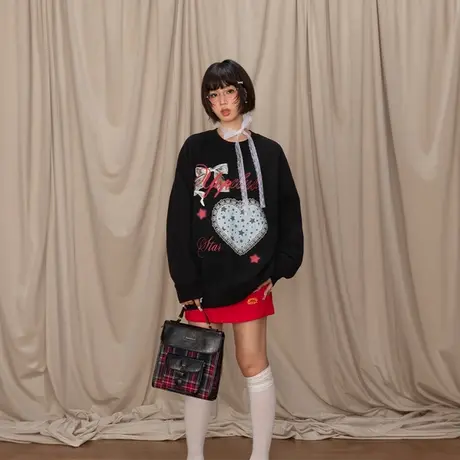 YEP蝴蝶结印花圆领卫衣女春秋2025新款黑色复古插肩袖宽松上衣潮图片