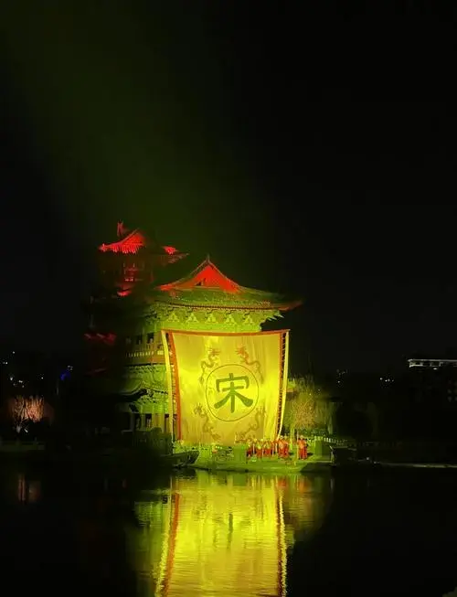 清明上河园夜游全攻略,必看亮点和避坑指南