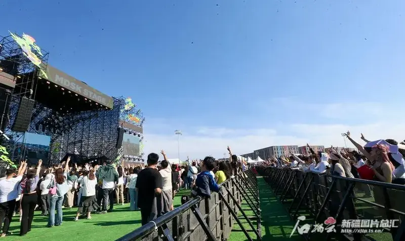 2024新疆超级草莓音乐节 燃爆乌鲁木齐的夏天