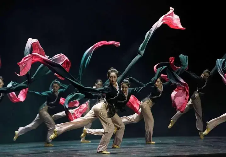 中国歌剧舞剧院舞剧团业务考核展示《舞上春》首演