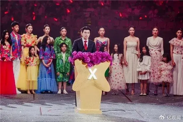 张韶涵,苏有朋空降深圳,万人合唱引爆城市记忆