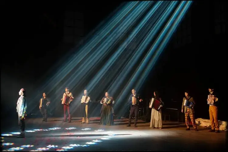中法合作话剧《悲惨世界》在京首演