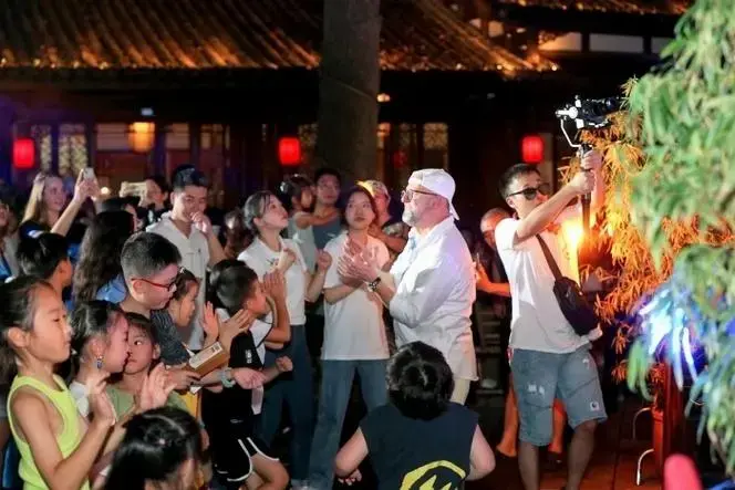 当成都大运会邂逅音乐周 看这场视听盛宴上的激情碰撞