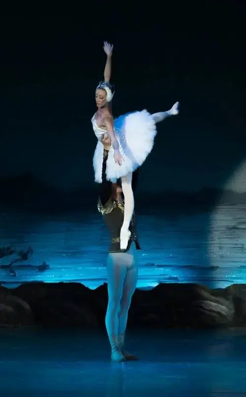 古典芭蕾舞剧天鹅湖2024年5月21日将在滨州大剧院上演