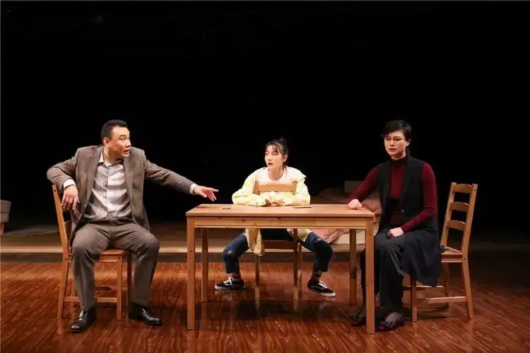 《性情男女》再度上演 像一面镜子投射生活
