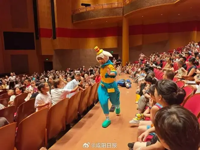 经典益智儿童舞台剧《三只小猪》在此火热上演