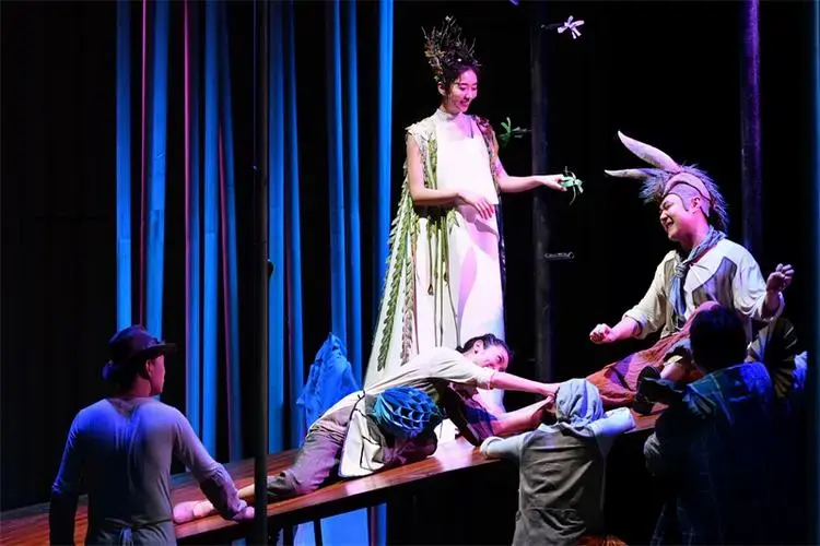 话剧仲夏夜之梦将上演致敬莎翁经典