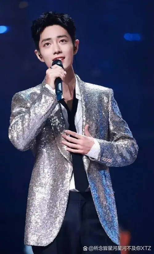 肖战2024湾区升明月##肖战演唱往事随风#肖战唱得太好听了
满脑子都