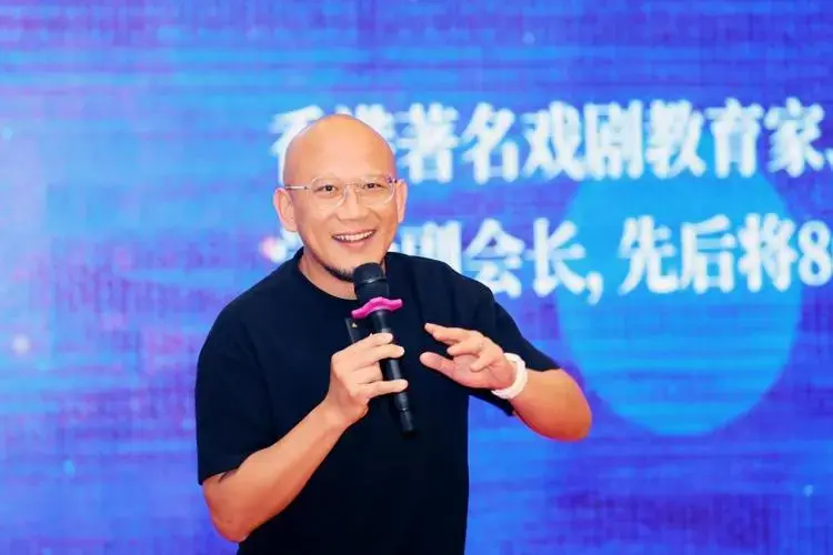 文学之光,青春闪耀;大师领衔,助力成长!