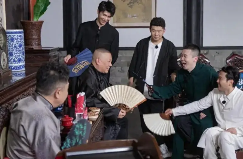 《德云斗笑社》被淘汰嘉宾竟然变成考官,剧情反转又反转笑料不断