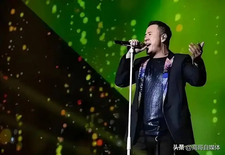 杨坤澳门演唱会圆满成功,一首《无所谓》,将现场气氛推向高潮!