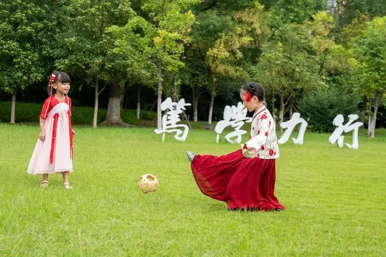 追光|