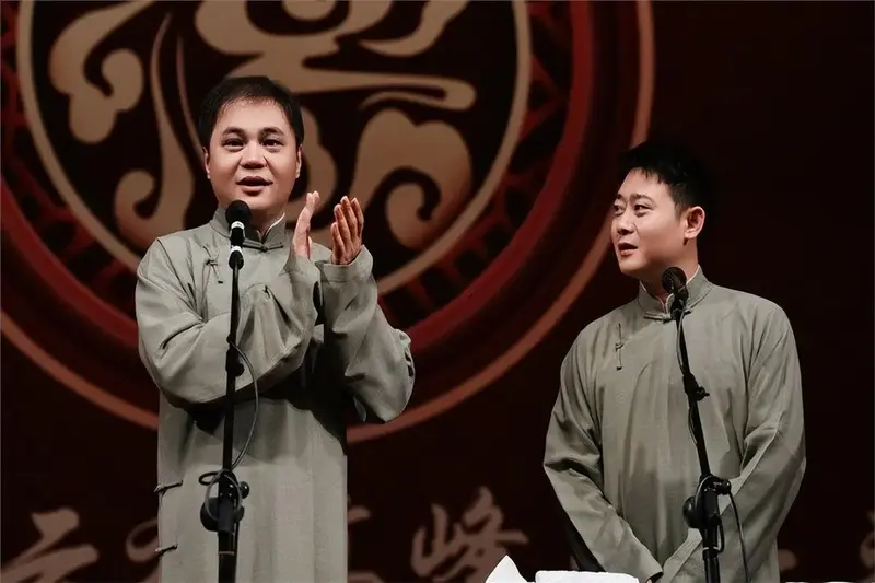 德云社高峰砸挂栾云平师徒,常听常新观众大笑,果然郭德纲说的对