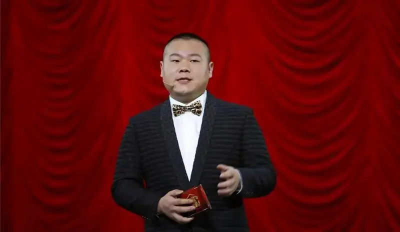岳云鹏非要唱开嗓!跨界开唱掀各个平台期待热潮