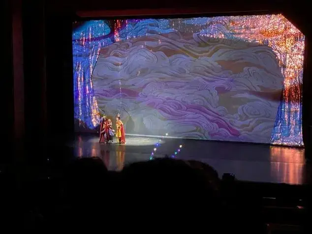 青岛儿童剧《最美的羽毛》沉浸式体验