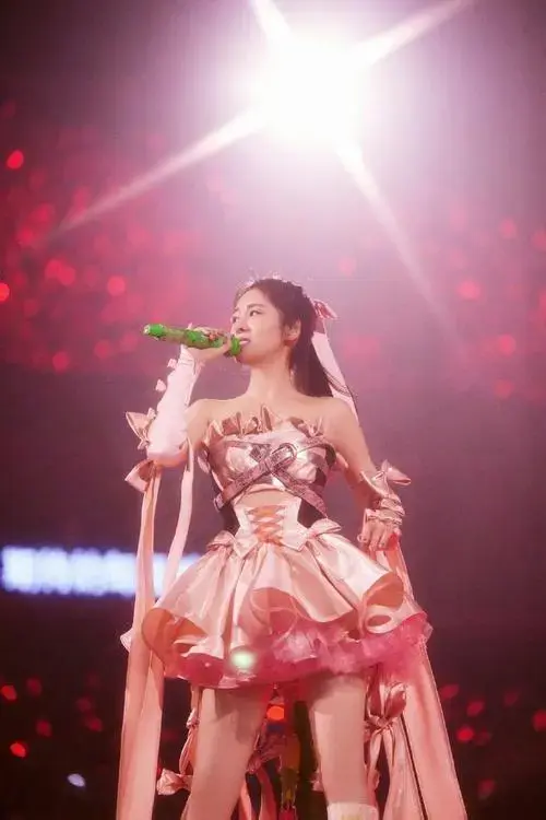 张碧晨演唱会梦回音综现场