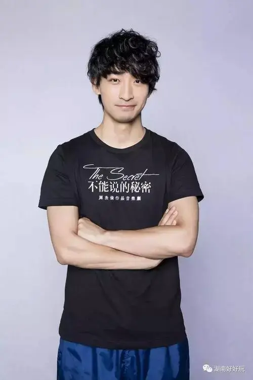 曾在音乐剧《森林诱惑》中担任杰克.