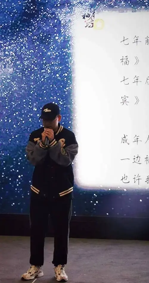 十佳歌手决赛 | 歌声诠释活力,青春演绎精彩