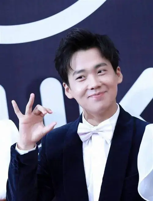郭德纲钦点郭麒麟为德云社继承人,相声界未来格局如何演变?