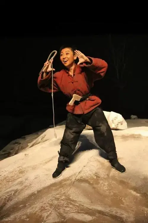 单位创排大型红色儿童剧《鸡毛信》,我在剧中饰演海娃,拿到剧本时让我