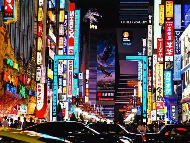 看完《唐人街探案3》东京取景地,日本观众直呼:中国剧组太有钱了!