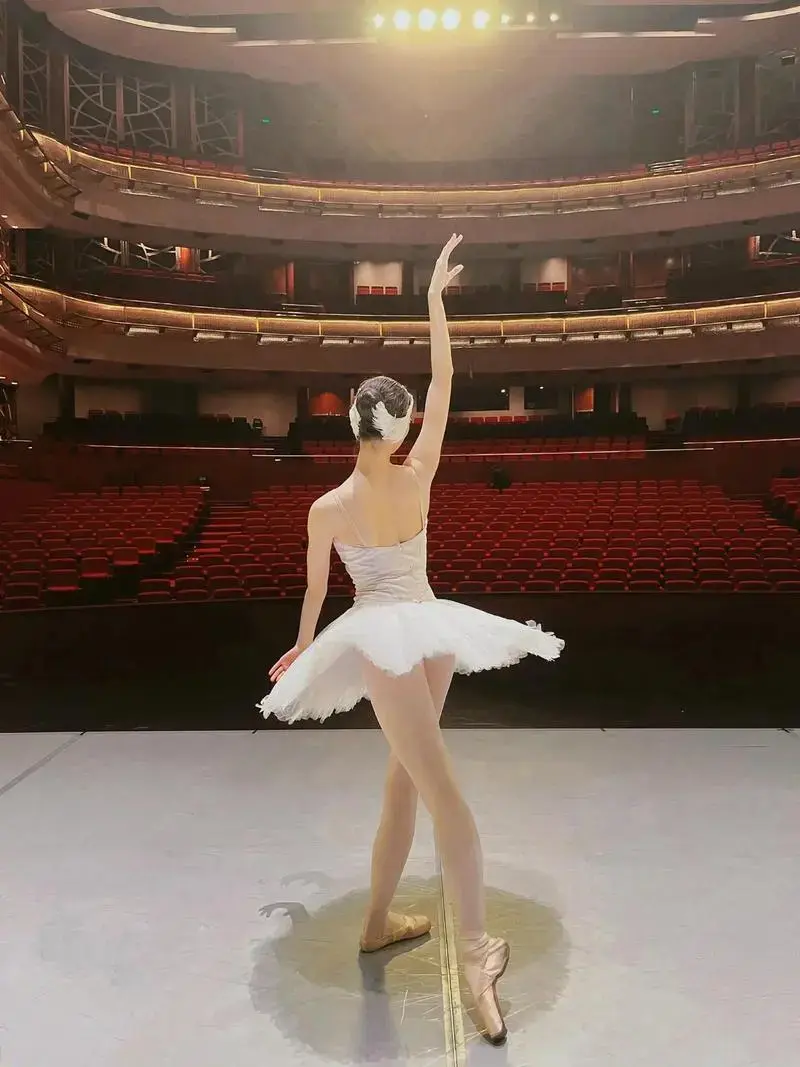 2024俄罗斯皇家芭蕾舞团《天鹅湖》中国巡演,诗情画意的舞蹈 - 抖音