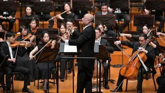 强强联手上海歌剧院交响乐团与国家大剧院管弦乐团组成联合乐团