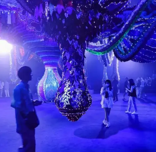 沉浸式体验迪奥秀场,幽灵般的梦幻之旅