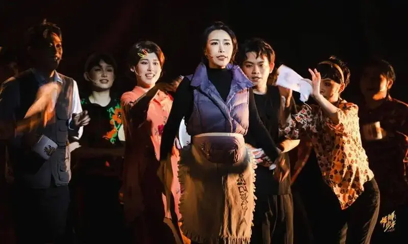2024收官轮开启!音乐剧《雄狮少年》获天桥年度盛典特别奖!