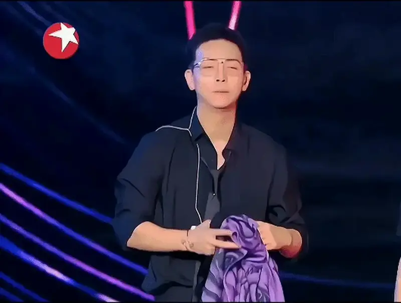 胡夏新歌首唱舞台太治愈了胡夏第六张个人专辑《more胡夏》