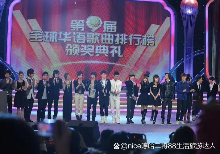 新锐歌手争夺战:本年度的新锐歌手争夺战已经结束,其中第一名凭借其