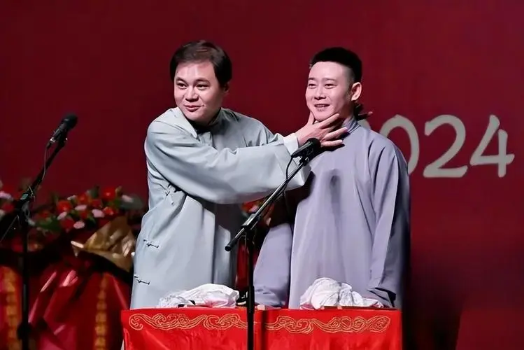 德云社高峰深夜发文,晒照馋坏粉丝,网友:德云社的福利令人羡慕