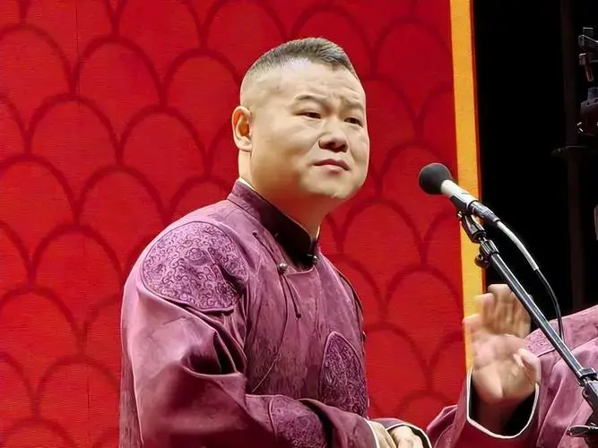 岳云鹏在郑州办相声专场的消息一被放出来,门票就瞬间遭到哄抢,甚至就