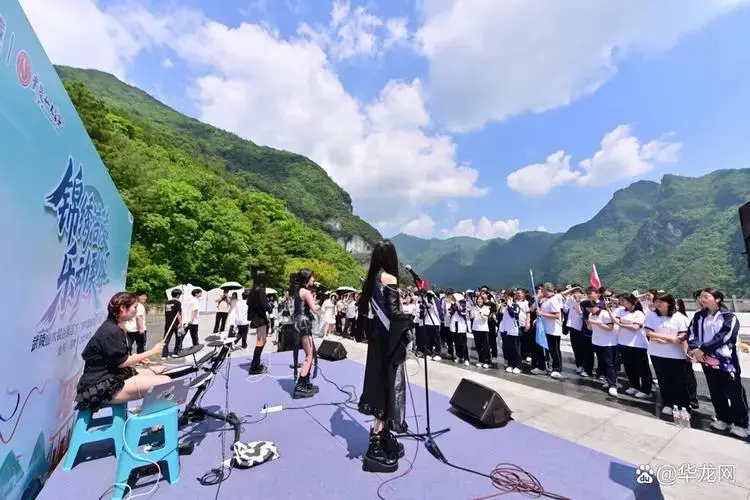 武陵山大裂谷上演