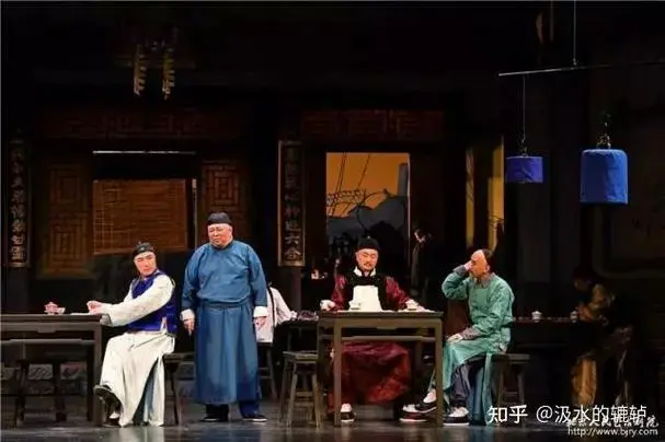 老舍先生话剧《茶馆》中的主人公王利发,在茶馆不容易经营的时候