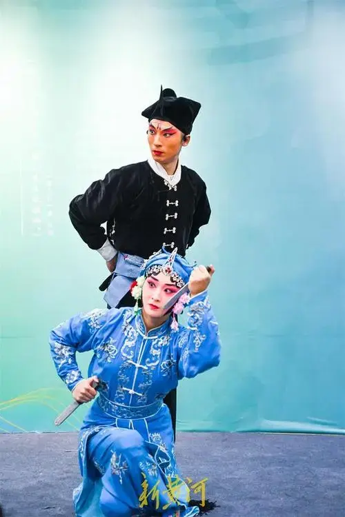 非遗博览会唱响京剧经典曲目,展现国粹服饰与舞台魅力