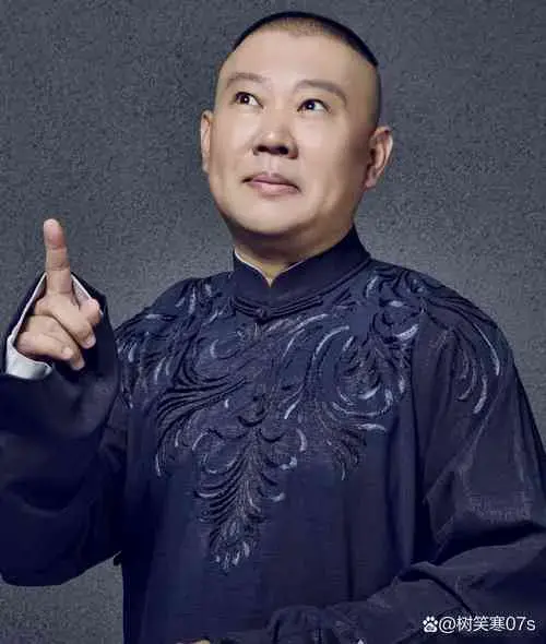 郭德纲,从挫折到相声巨匠 早年经历
郭德纲1973年出生于天津,自幼