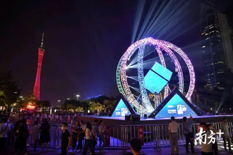 2024年广州国际灯光节11月9日开幕,广州塔首次上演360°灯光秀