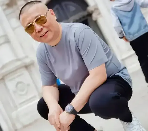 郭德纲老师泪奔激动发文,德云社青岛相声专场,门票观众一抢而空