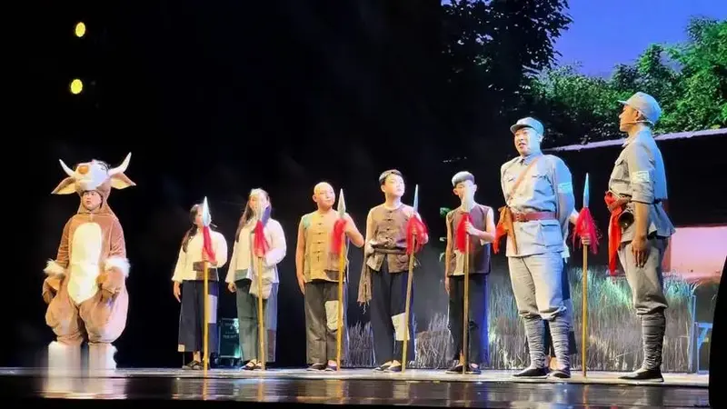 龙豆豆!》和儿童剧《王二小》太原青年宫演艺中心火爆上演