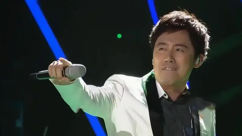 张宇经典歌曲《给你们》,开口惊艳全场,深情演唱让人沉醉其中!