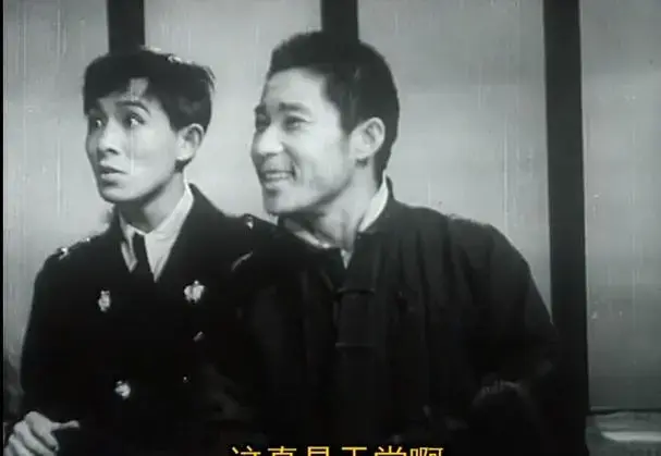 《马路天使》的音乐魅力无法忽视,它深入人心,被誉为音乐片的