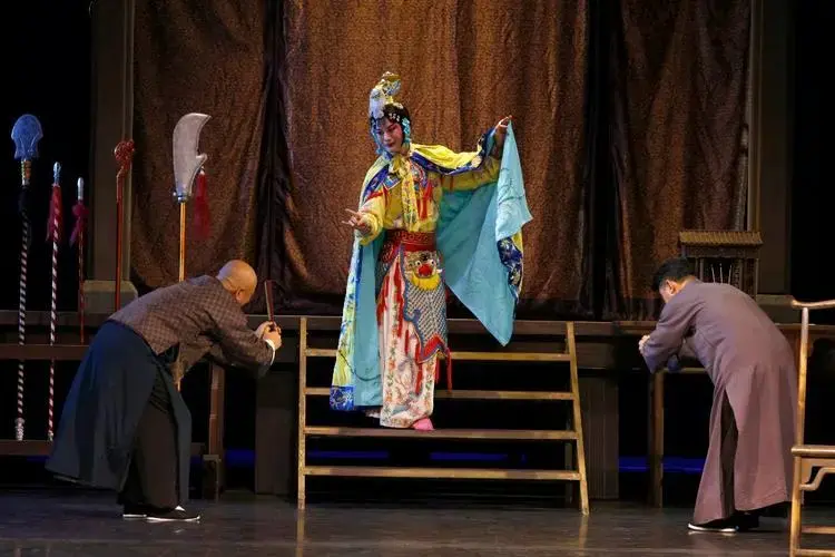 《戏台》上下,霸王回营 | 陈佩斯,杨立新演《戏台》即将售罄