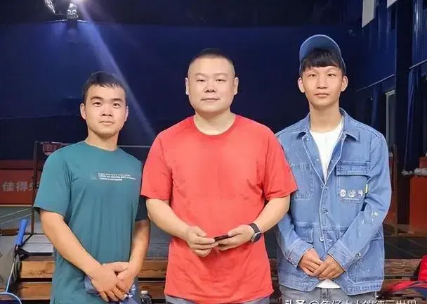 德云社岳云鹏发文,俩徒弟很是捧场,岳云鹏师徒人气真旺