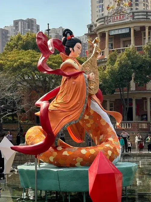 装置艺术家郑珊红再度携手五店市,把传统文化与当代创新完美融合在