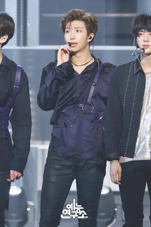 rm金南俊bts防弹少年团mbc音乐中心舞台照