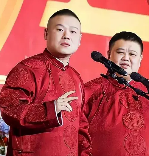 曹云金vs岳云鹏,相声巡演上演撞日,网友:这是在打擂台啊!