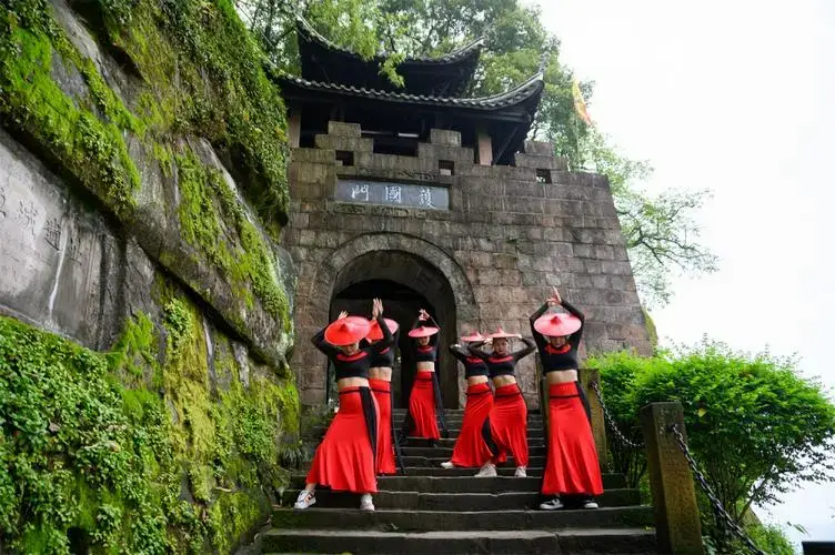 2021钓鱼城旅游文化节暨首届巴蜀青年艺术节-上游新闻 汇聚向上的力量