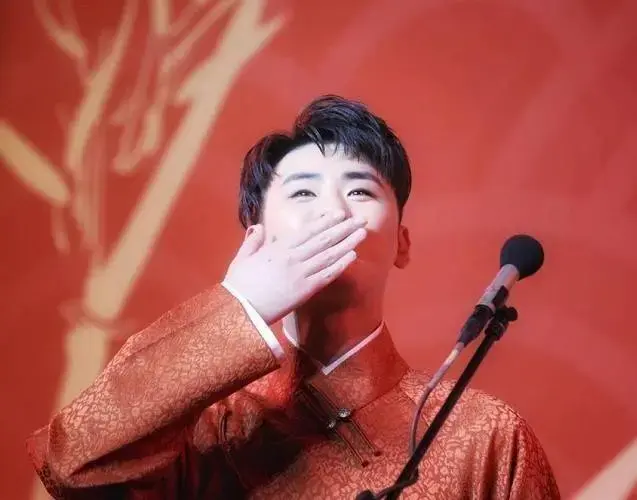 德云社演员张云雷再道歉,网友:能原谅吗?